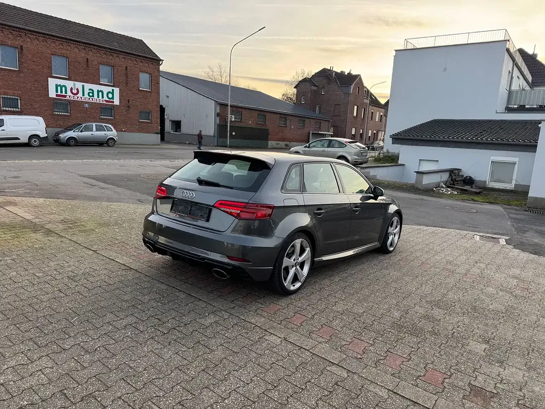Audi RS3 - Thumbnail 4