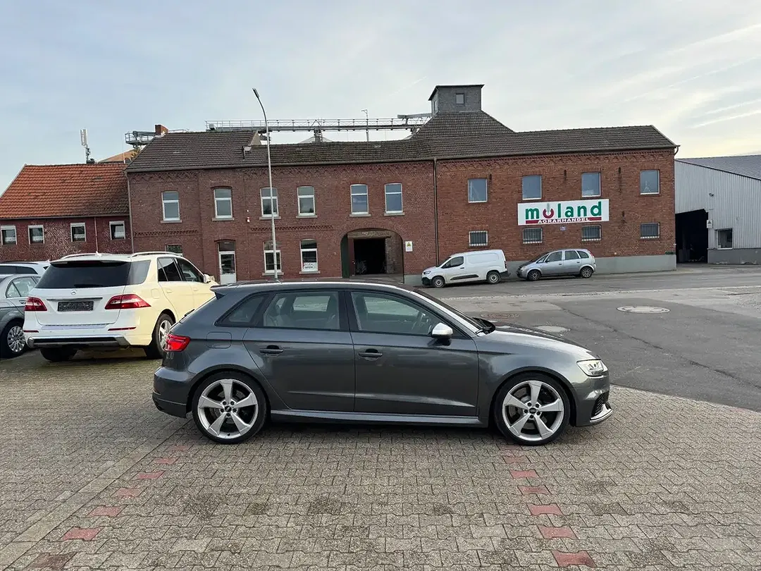Audi RS3 - Thumbnail 5