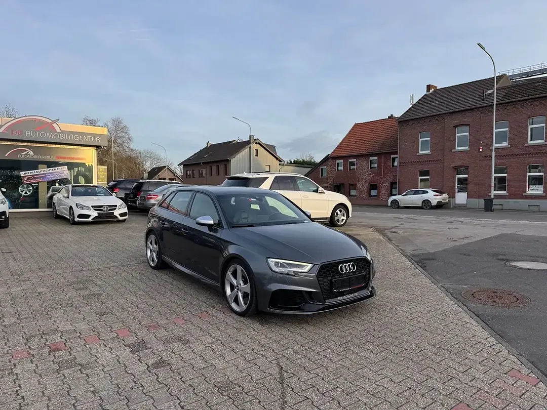 Audi RS3 - Thumbnail 6