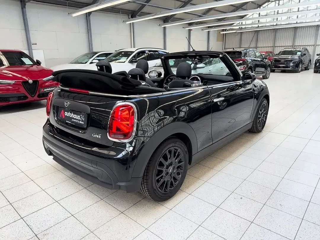 MINI One Cabrio - Thumbnail 10
