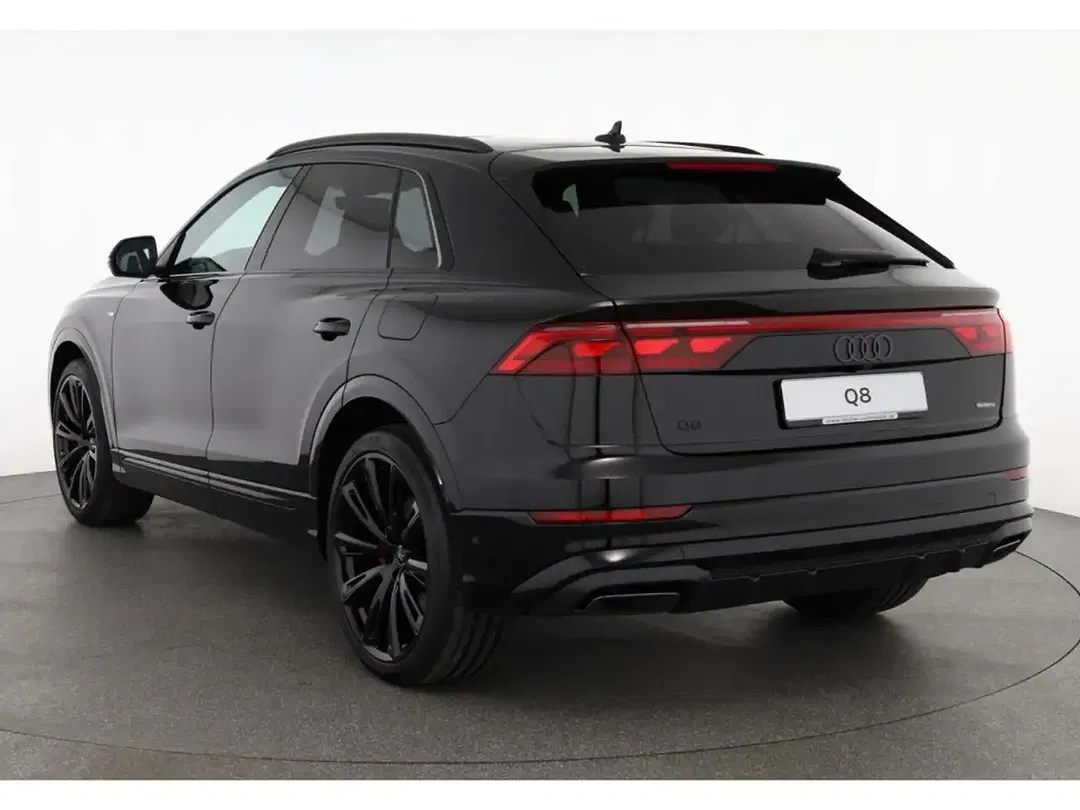 Audi Q8 - Thumbnail 3