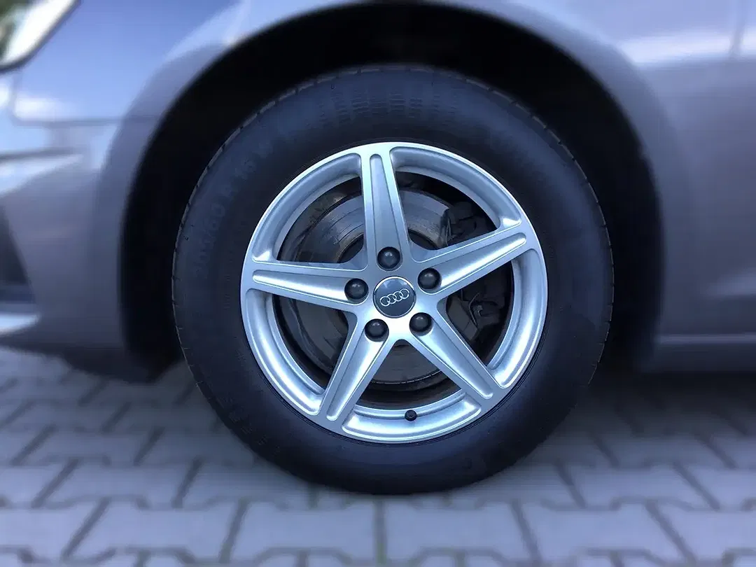 Audi A4 - Thumbnail 6