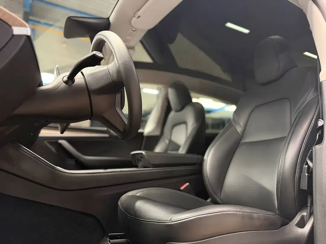 Tesla Model Y - Thumbnail 12
