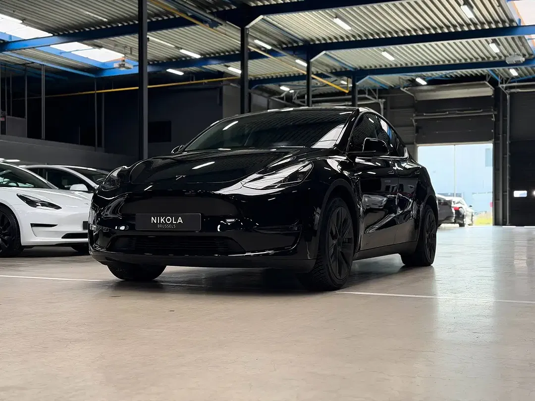 Tesla Model Y - Thumbnail 7