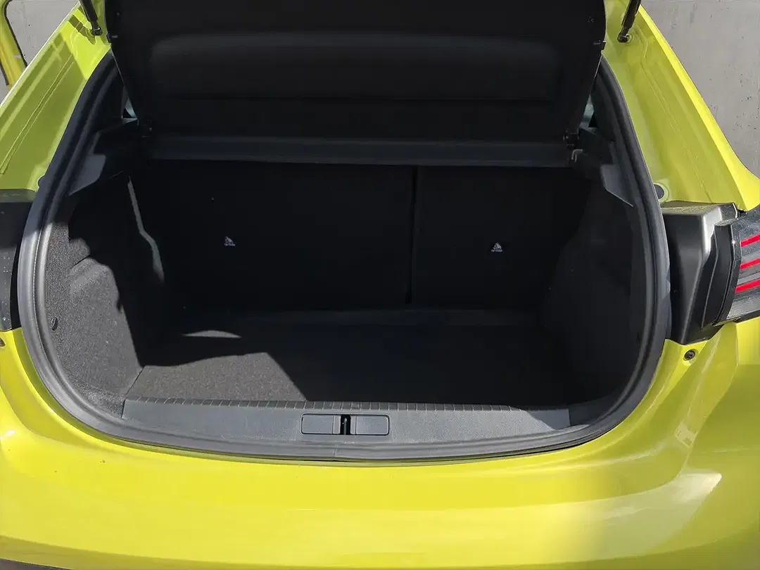 Peugeot 208 - Thumbnail 14