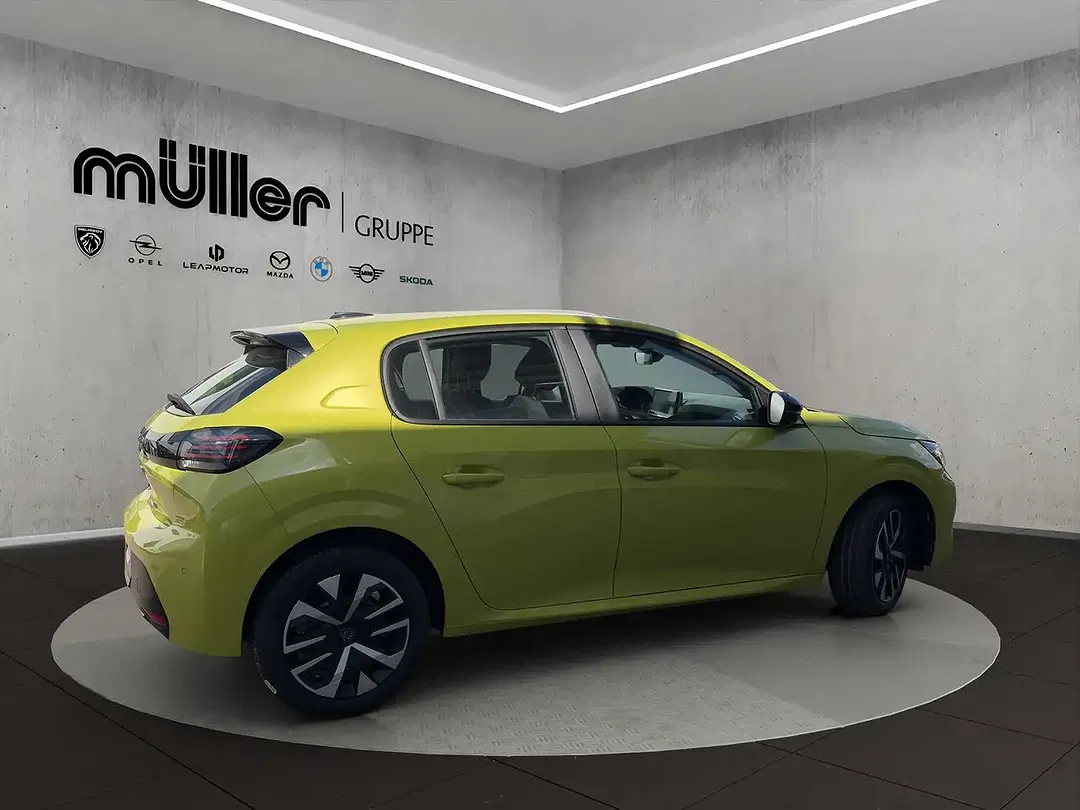 Peugeot 208 - Thumbnail 2