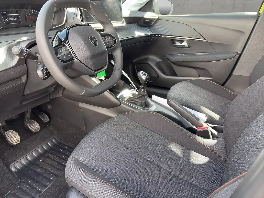 Peugeot 208 - Thumbnail 9