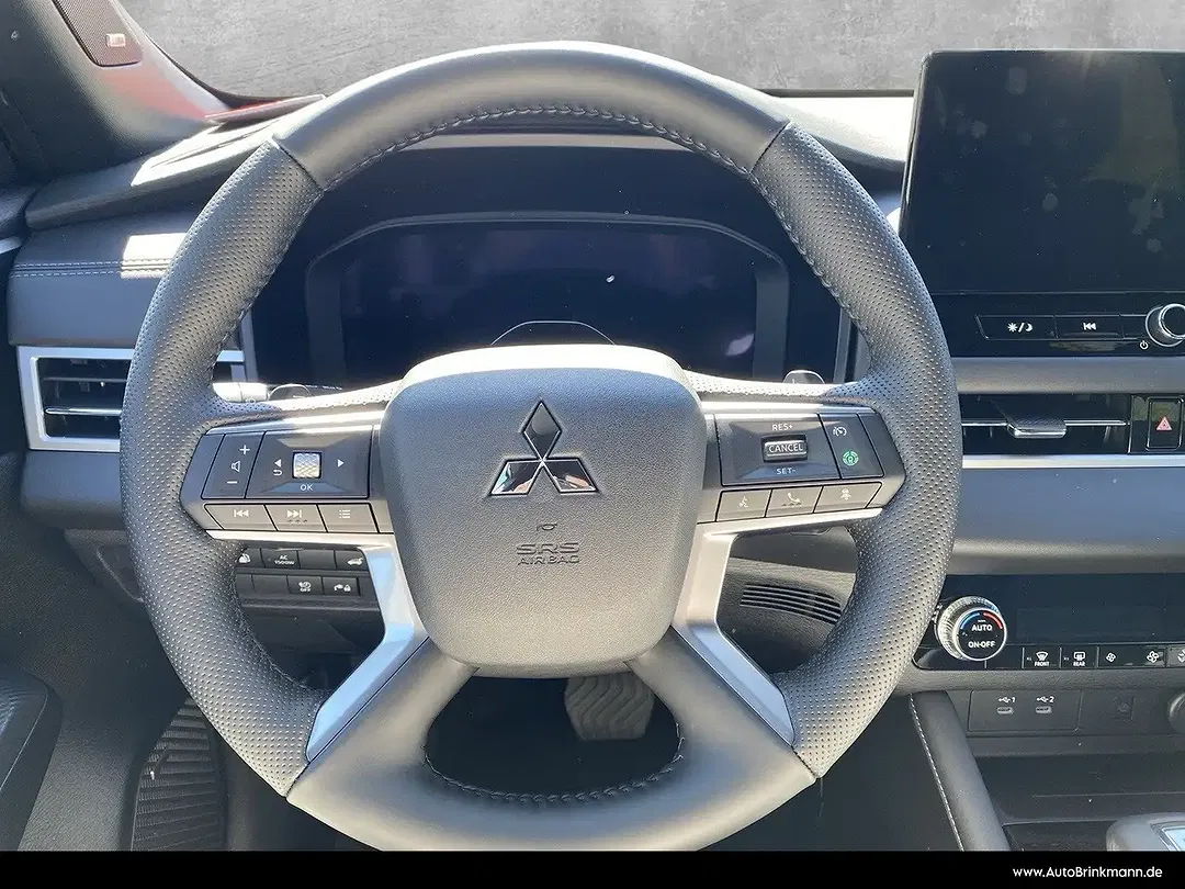 Mitsubishi Outlander - Thumbnail 13