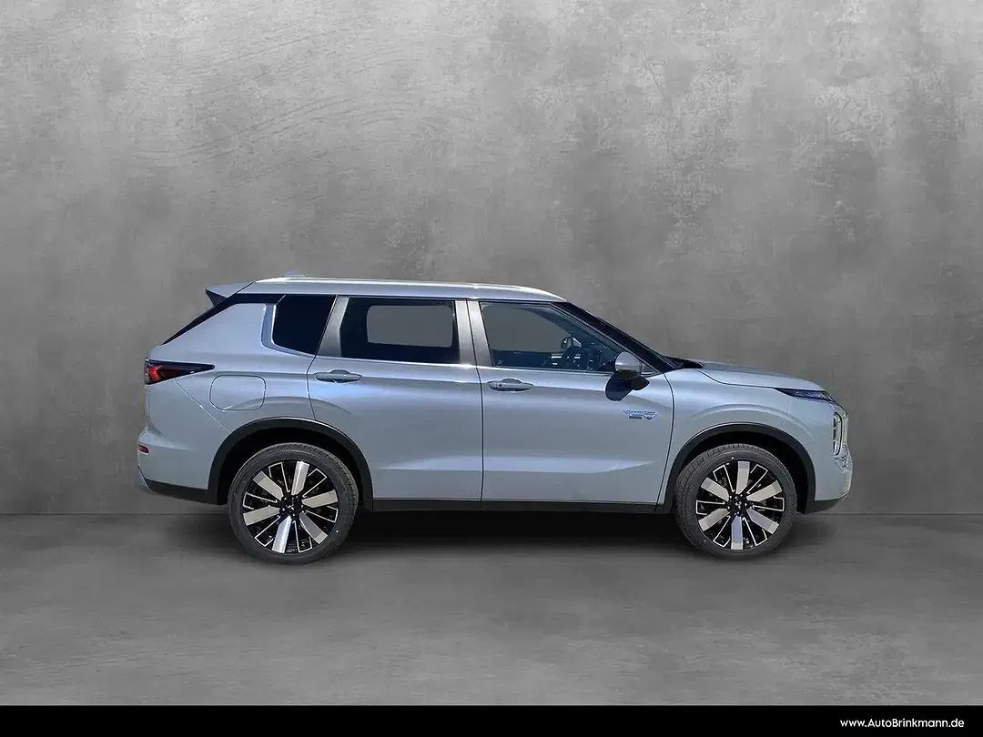Mitsubishi Outlander - Thumbnail 4