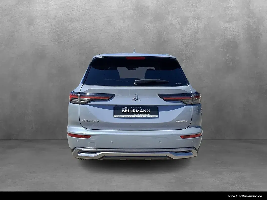 Mitsubishi Outlander - Thumbnail 6