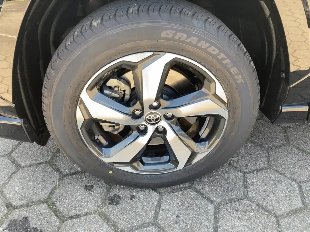 Toyota RAV 4 - Thumbnail 7