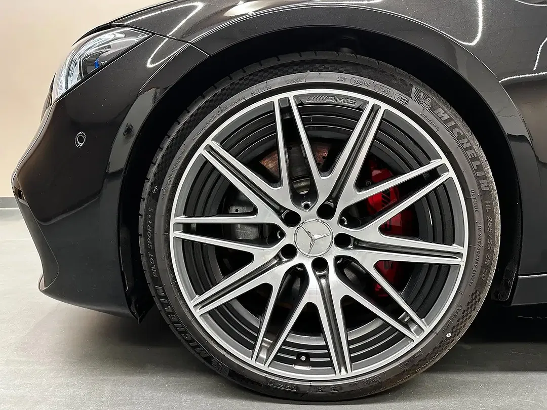 Mercedes-Benz C 63 AMG - Thumbnail 5
