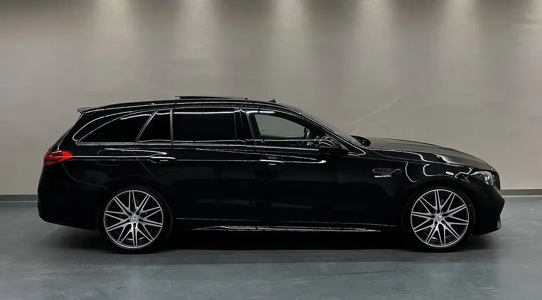 Mercedes-Benz C 63 AMG - Thumbnail 8