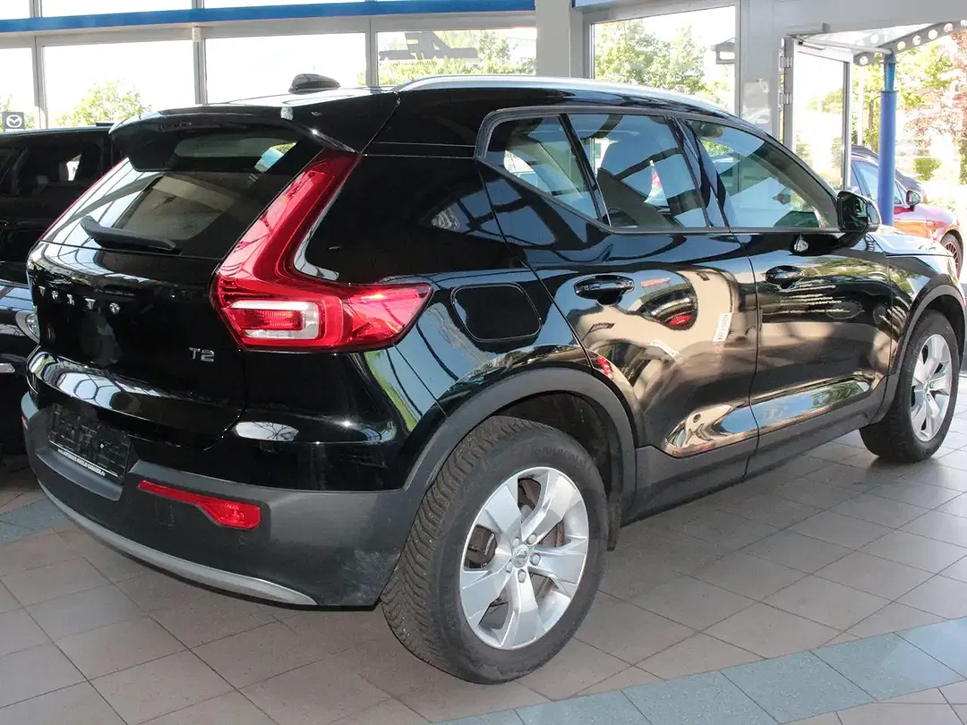 Volvo XC40 - Thumbnail 3