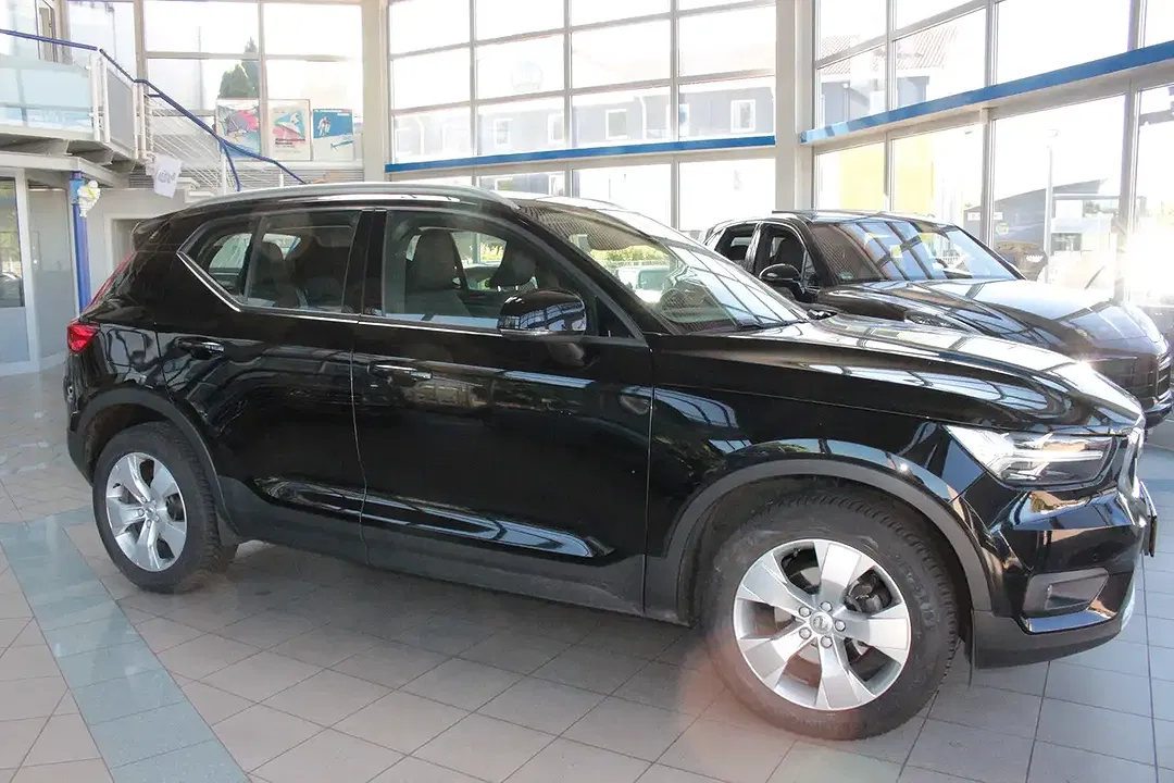 Volvo XC40 - Thumbnail 4