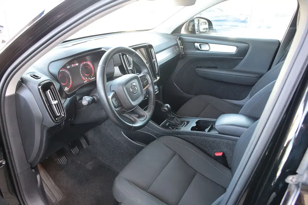 Volvo XC40 - Thumbnail 9