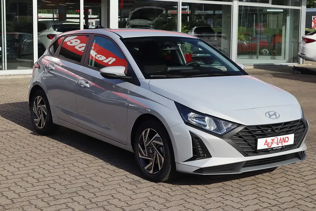 Hyundai i20 - Thumbnail 3