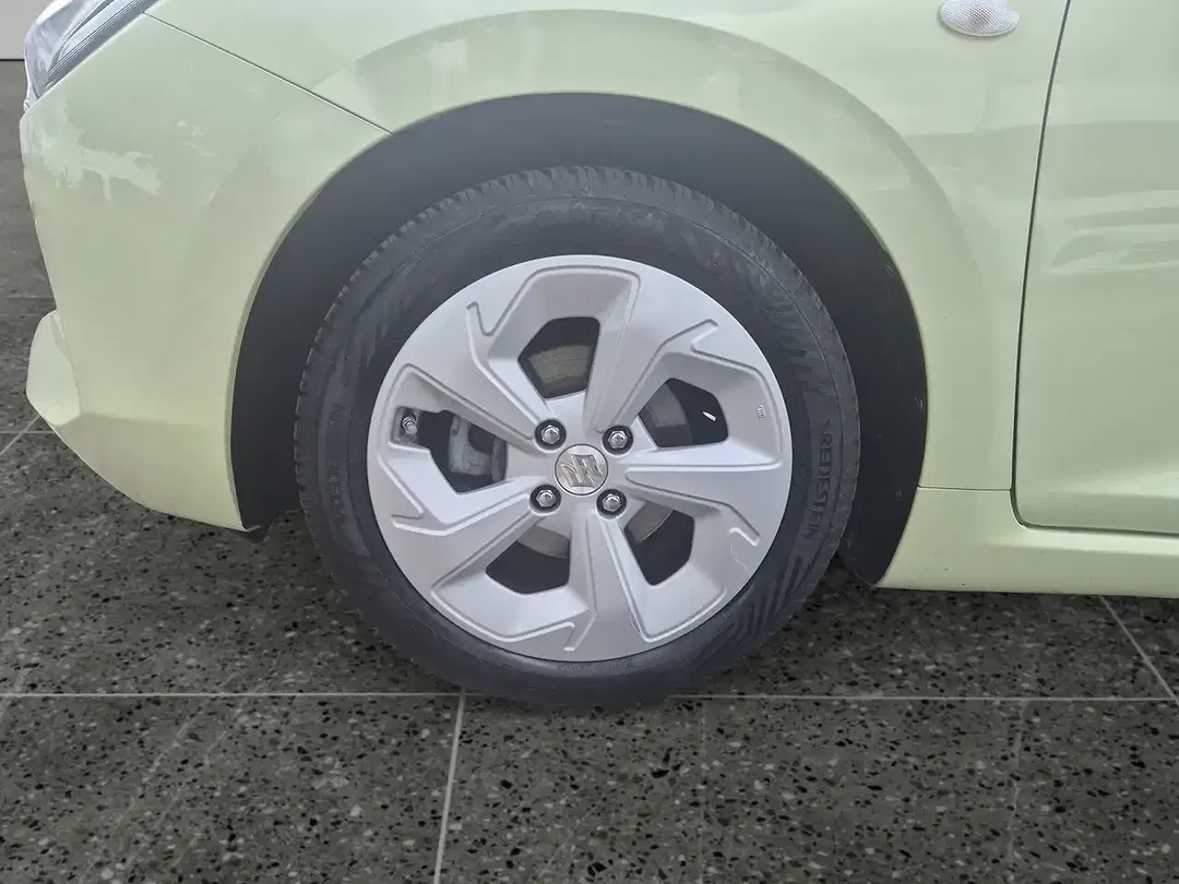 Suzuki Swift - Thumbnail 14