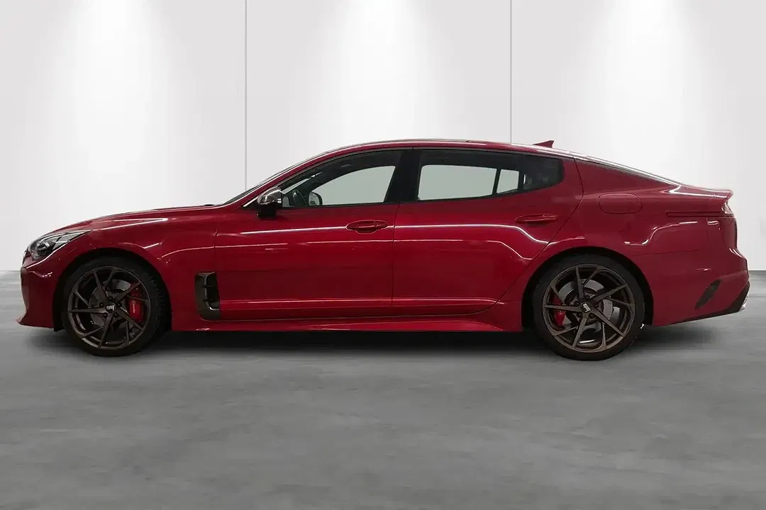 Kia Stinger - Thumbnail 3