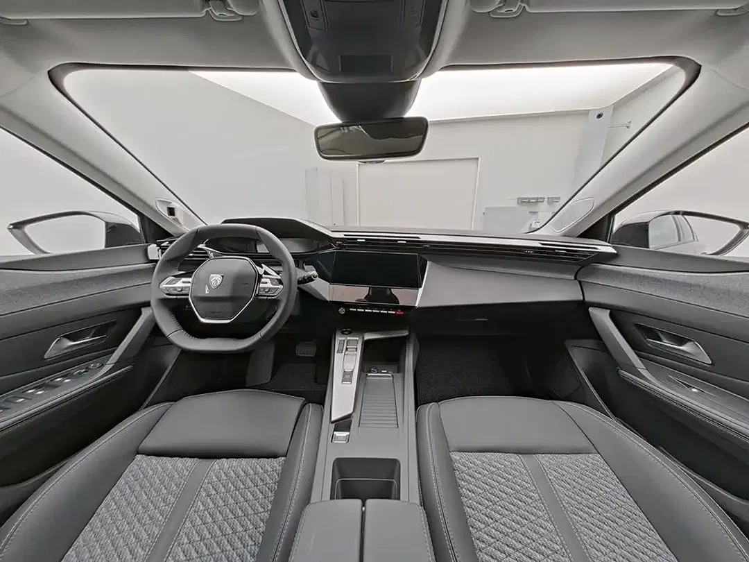 Peugeot 308 - Thumbnail 5