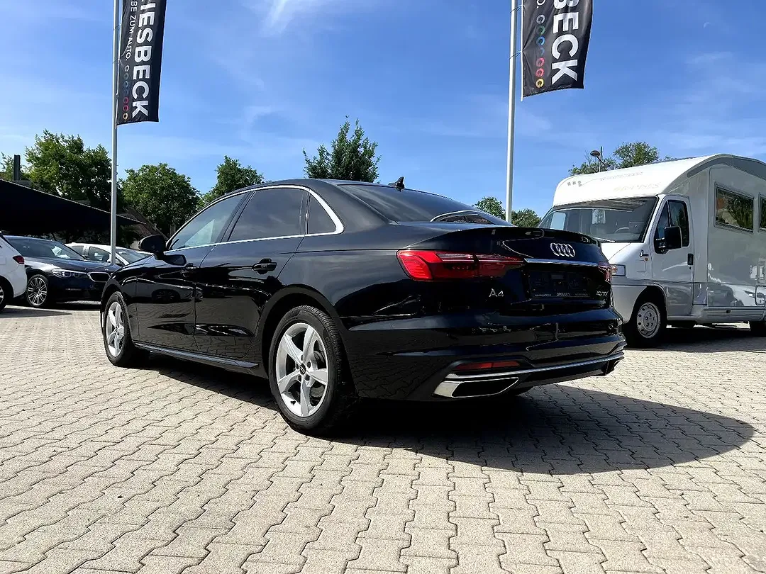 Audi A4 - Thumbnail 2