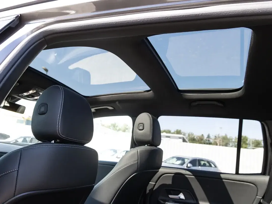 Mercedes-Benz GLB 200 - Thumbnail 10