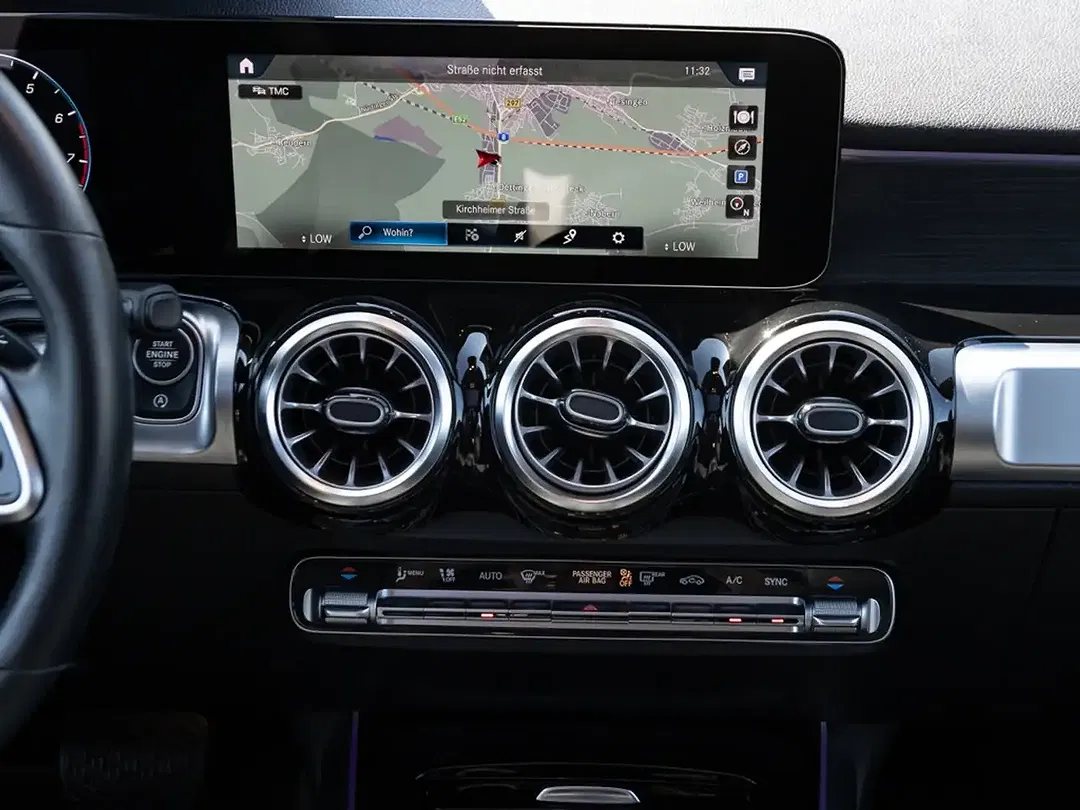 Mercedes-Benz GLB 200 - Thumbnail 12