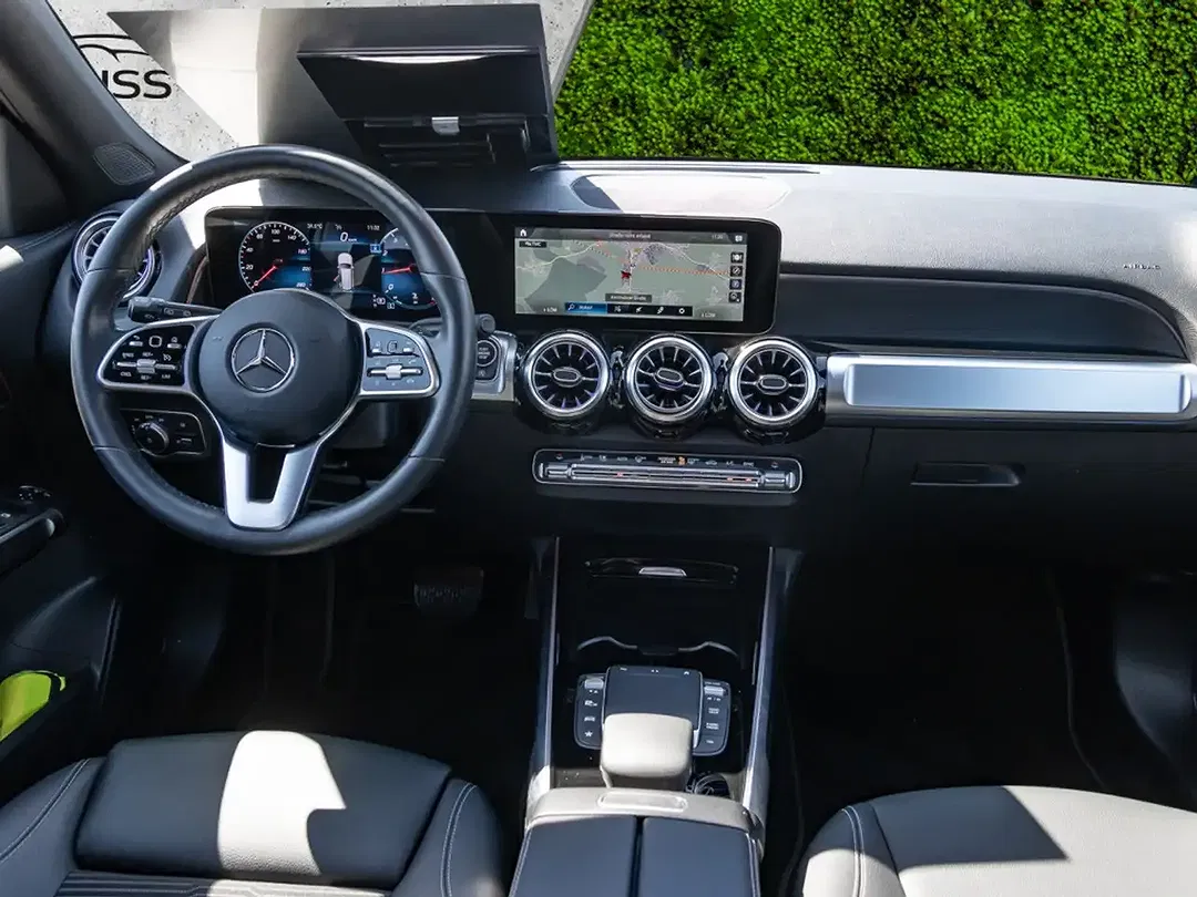 Mercedes-Benz GLB 200 - Thumbnail 3