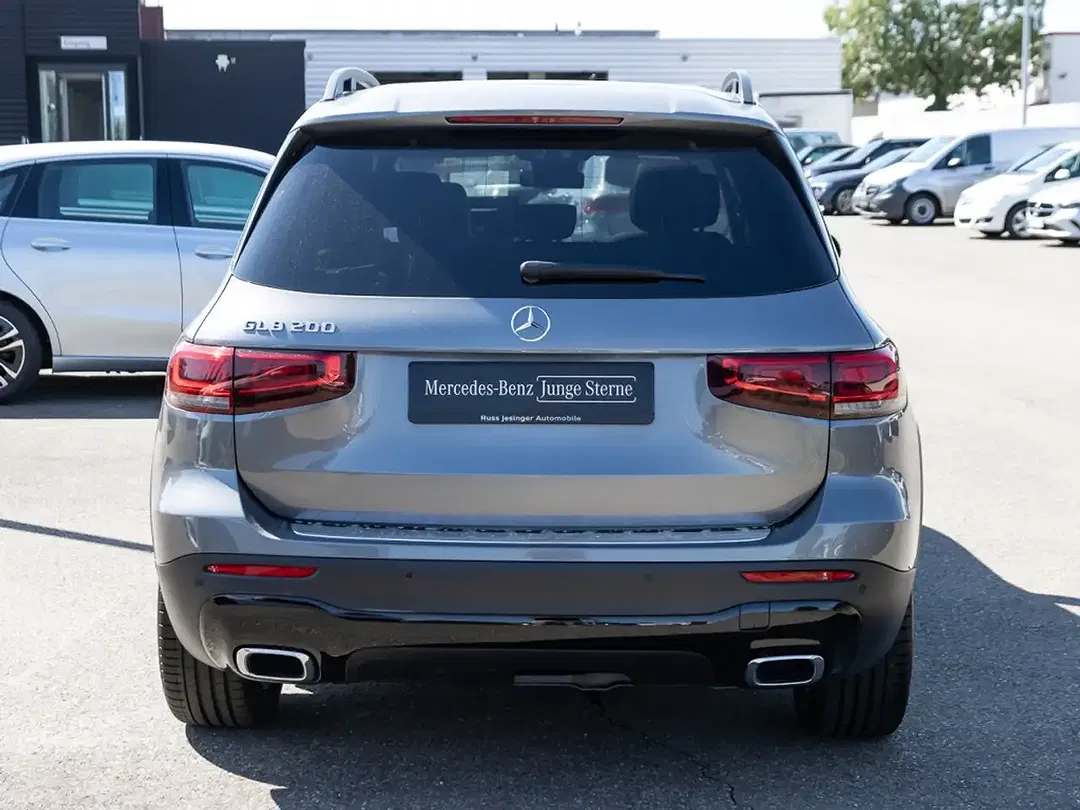 Mercedes-Benz GLB 200 - Thumbnail 5
