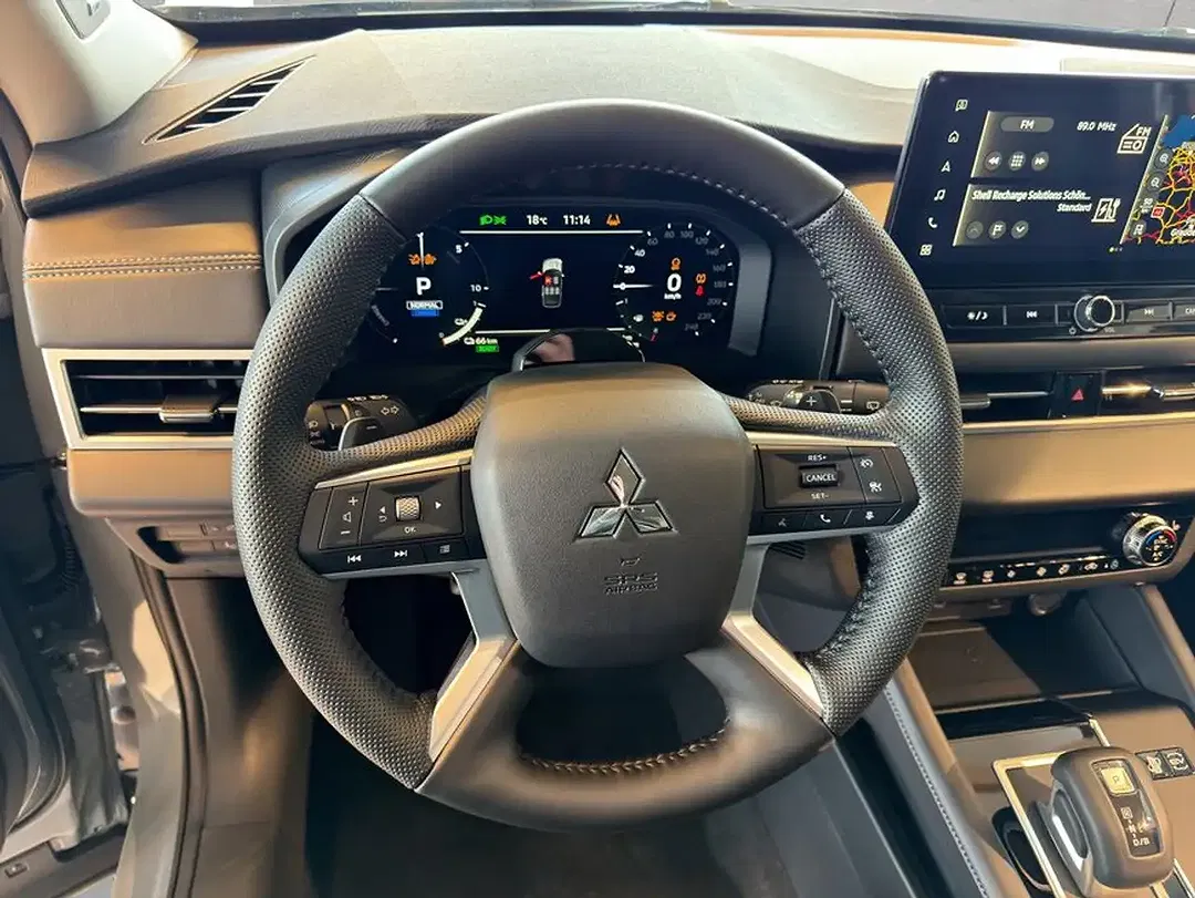 Mitsubishi Outlander - Thumbnail 11