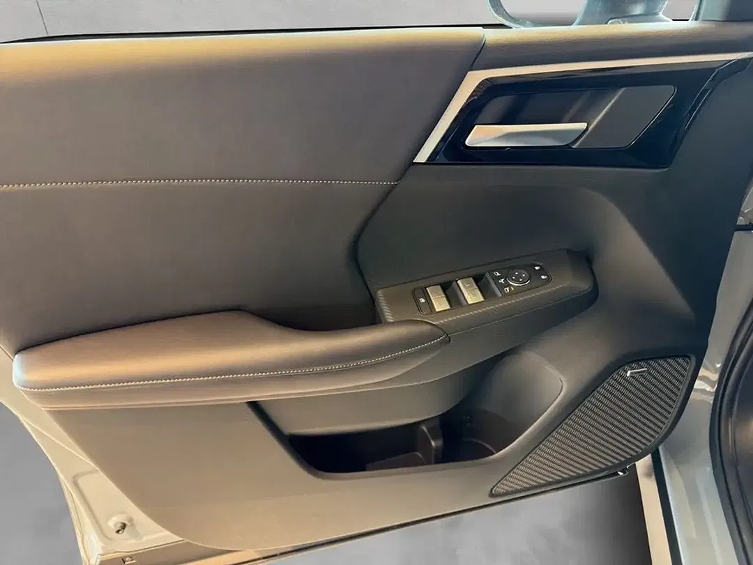 Mitsubishi Outlander - Thumbnail 17