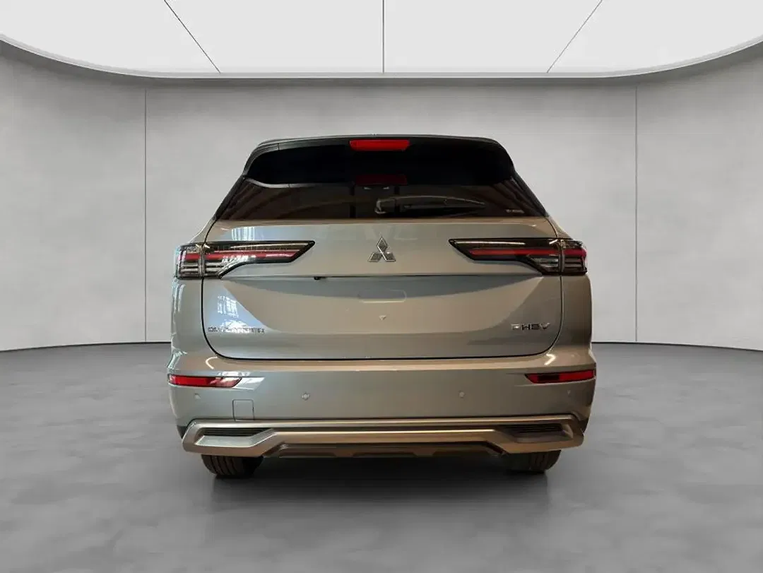 Mitsubishi Outlander - Thumbnail 5