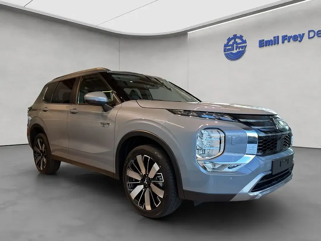 Mitsubishi Outlander - Thumbnail 8