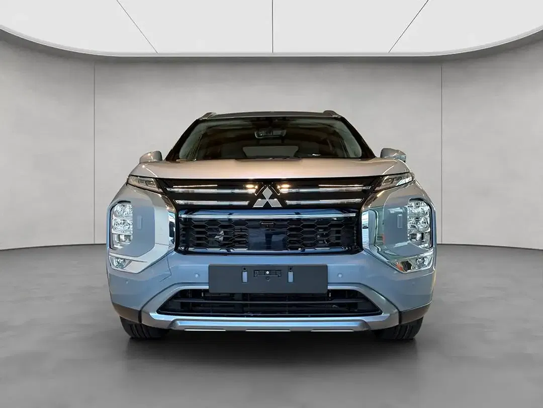 Mitsubishi Outlander - Thumbnail 9