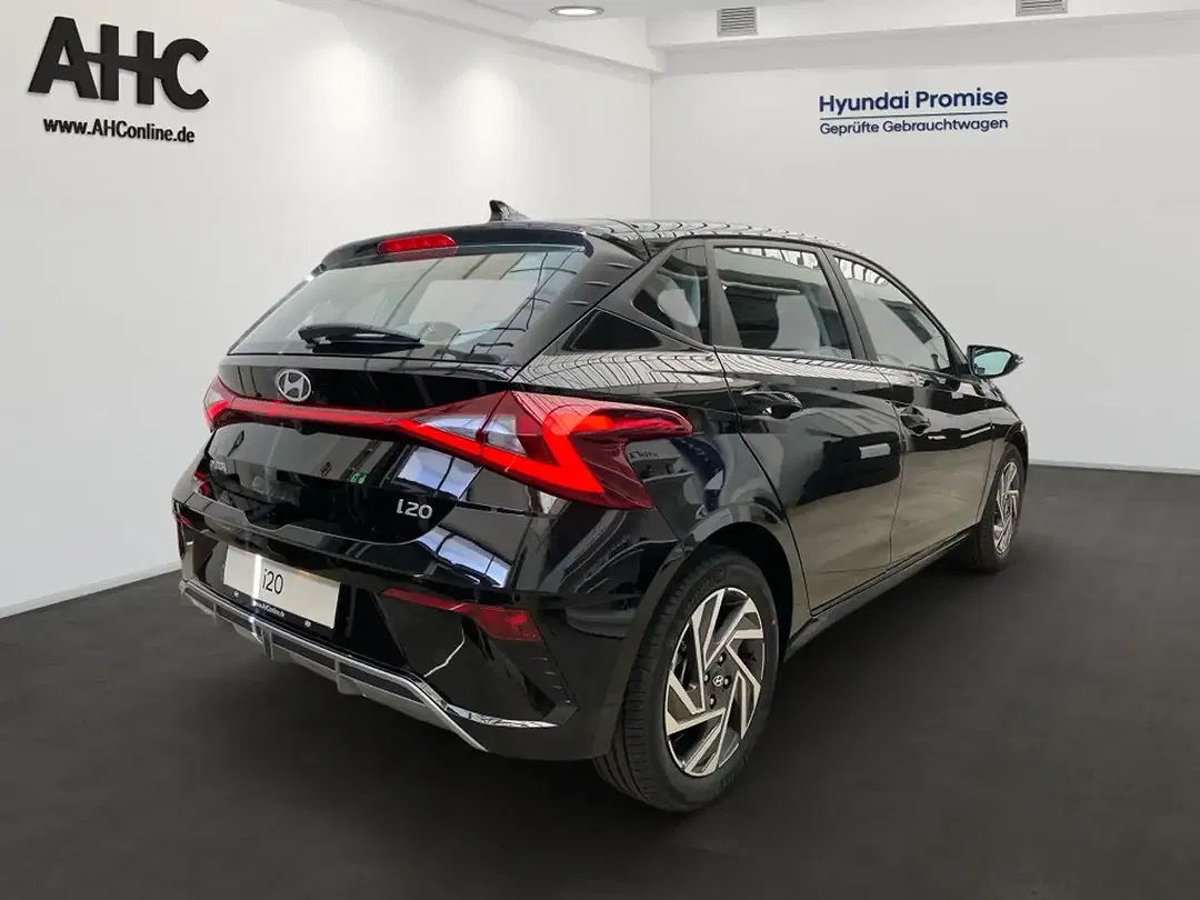 Hyundai i20 - Thumbnail 3