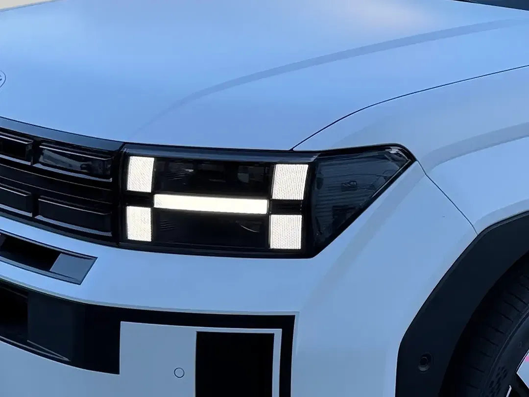 Hyundai SANTA FE - Thumbnail 7