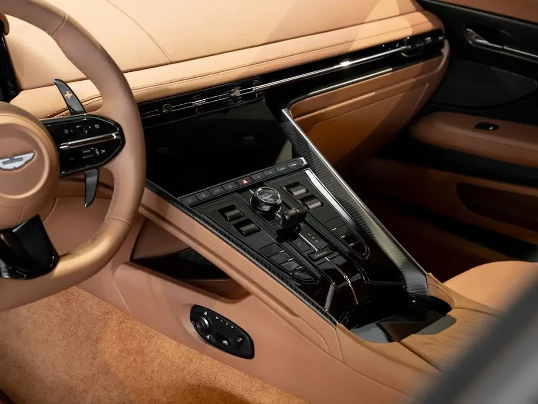 Aston Martin DB12 - Thumbnail 10