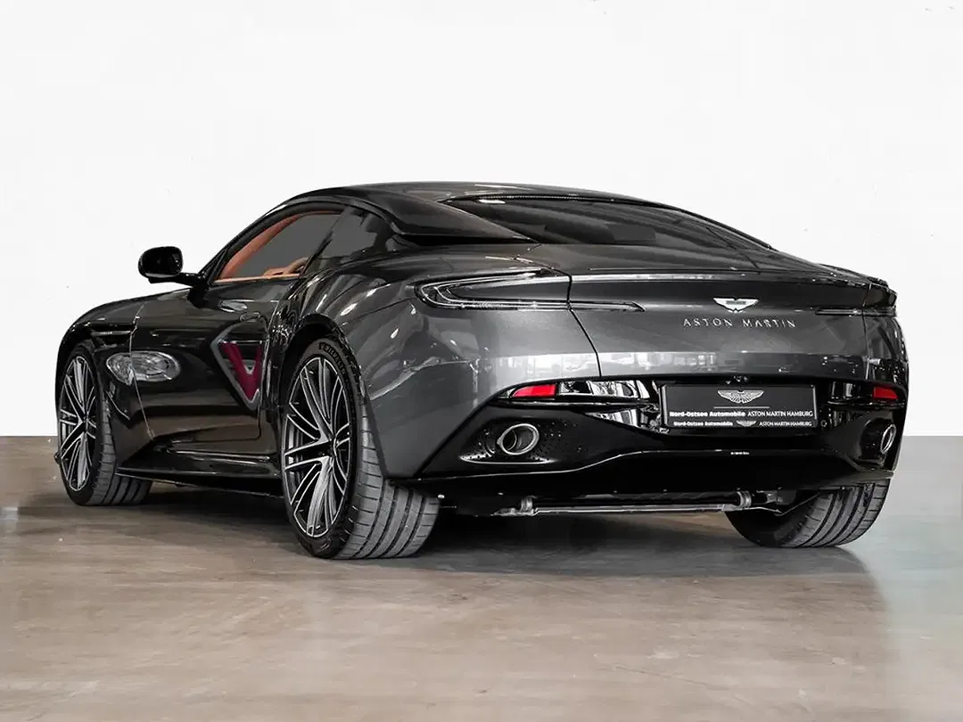 Aston Martin DB12 - Thumbnail 2