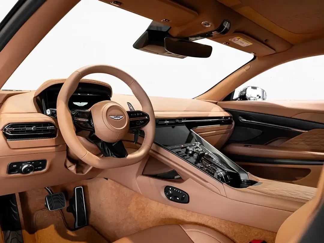 Aston Martin DB12 - Thumbnail 3