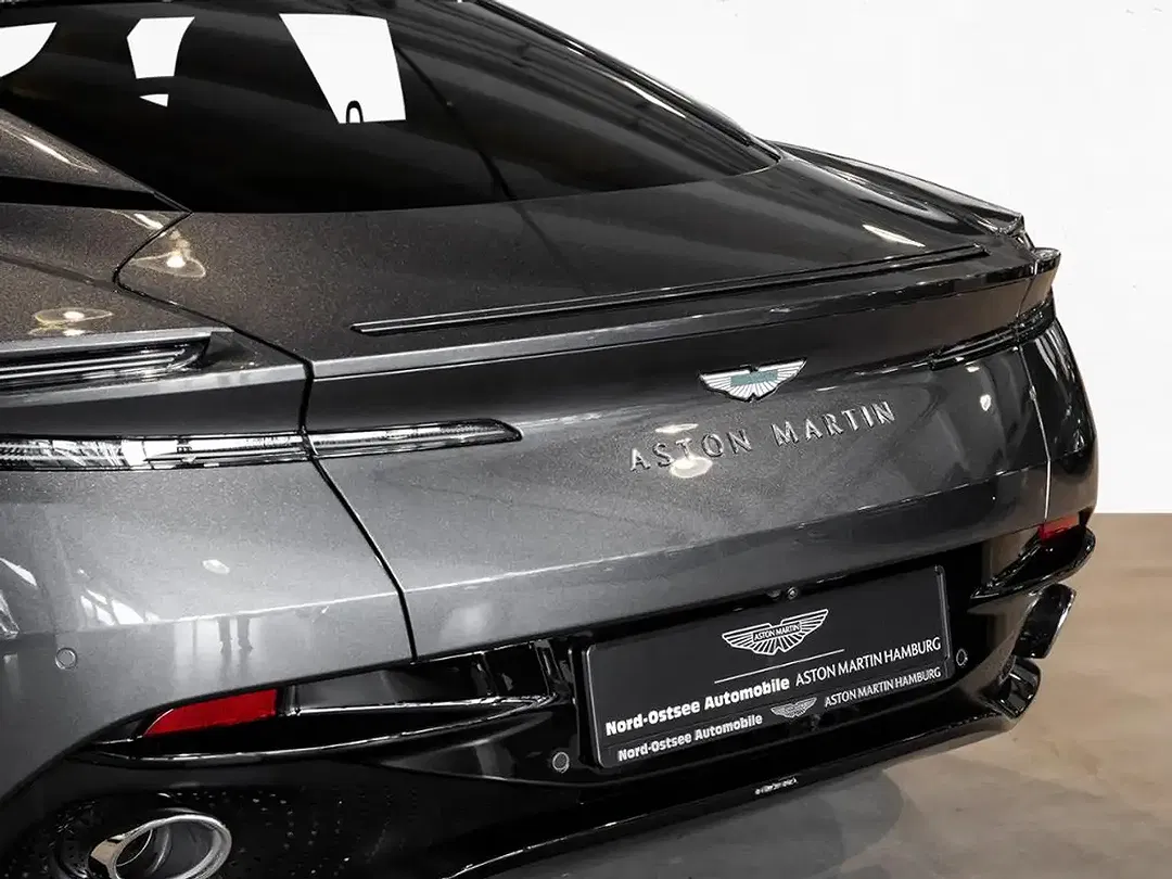 Aston Martin DB12 - Thumbnail 8