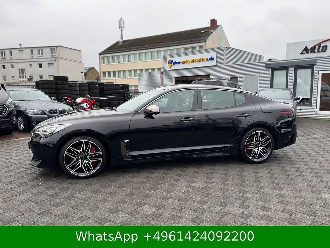 Kia Stinger - Thumbnail 2