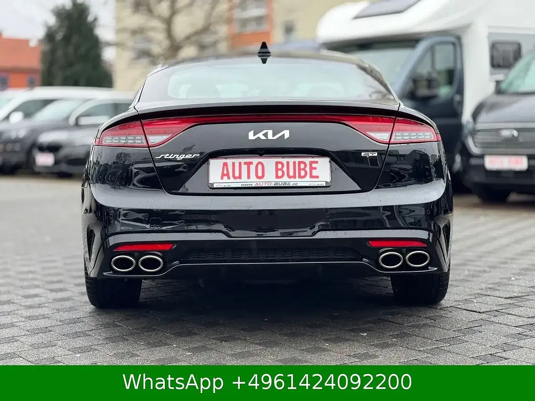 Kia Stinger - Thumbnail 3