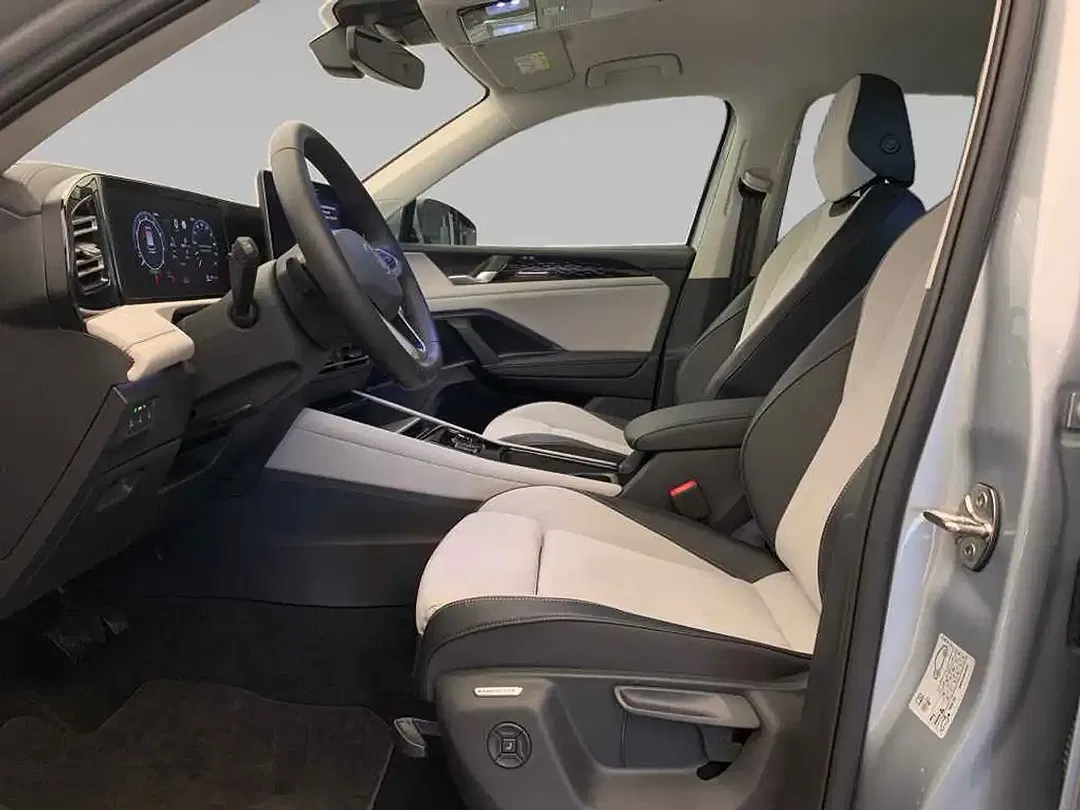 Volkswagen Tiguan - Thumbnail 11