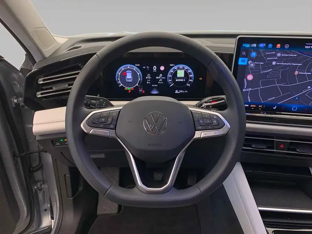 Volkswagen Tiguan - Thumbnail 13