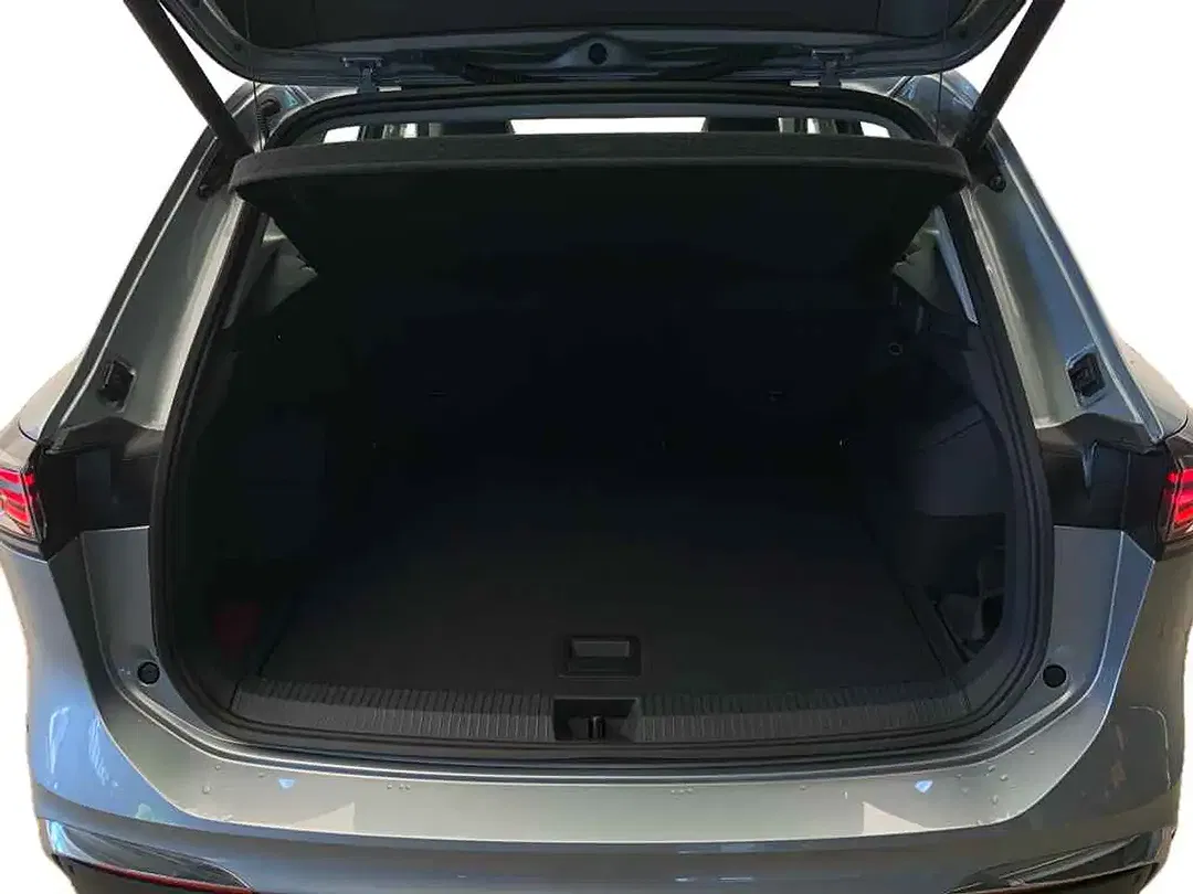 Volkswagen Tiguan - Thumbnail 8
