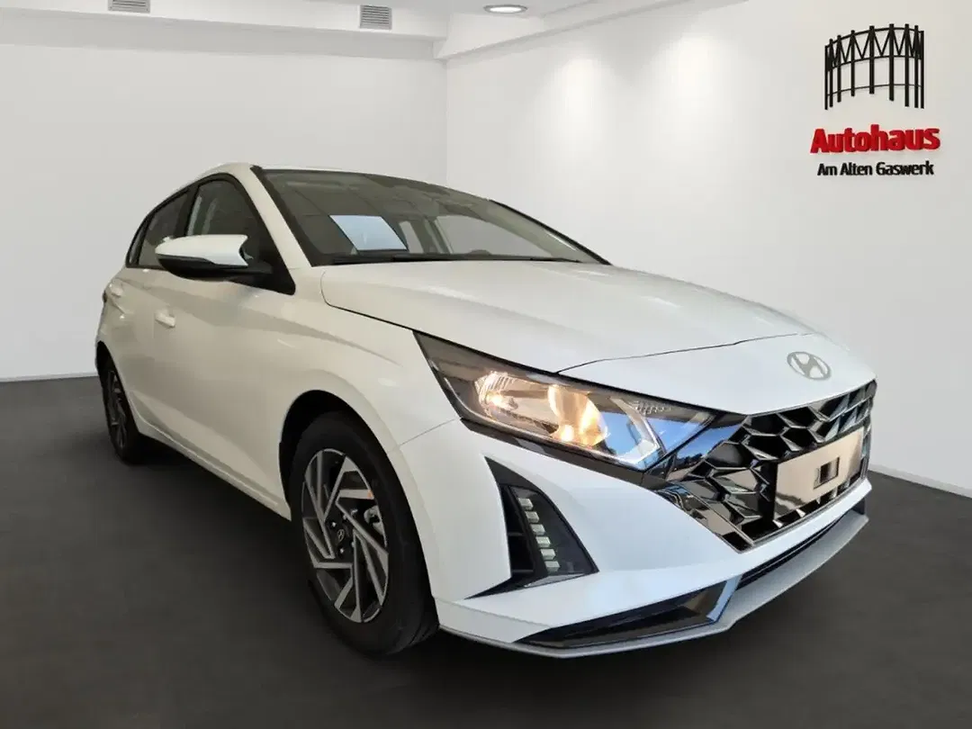 Hyundai i20 - Thumbnail 2