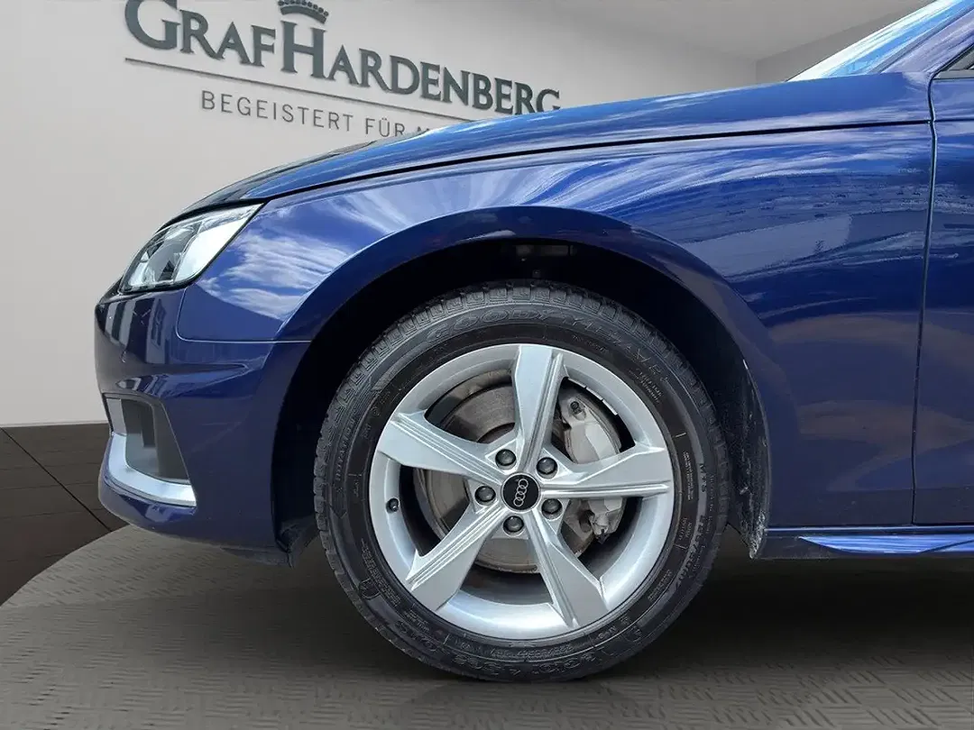Audi A4 - Thumbnail 3
