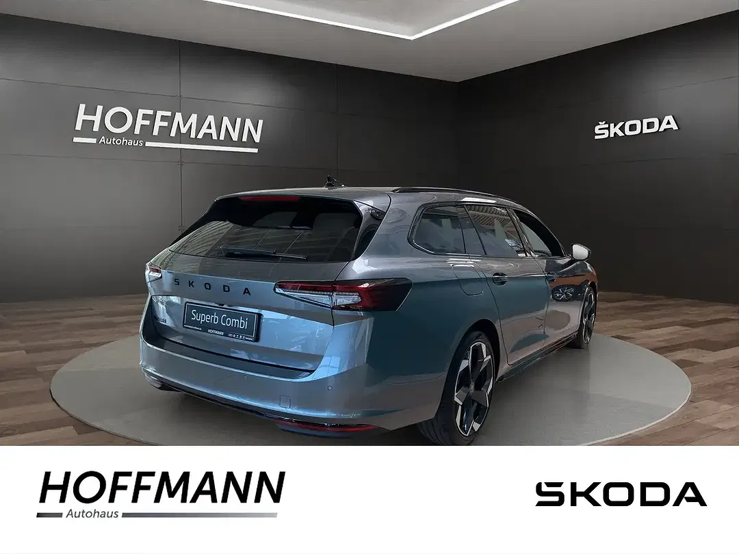 Skoda Superb - Thumbnail 2