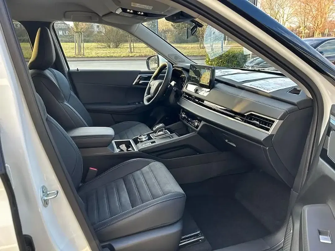 Mitsubishi Outlander - Thumbnail 10