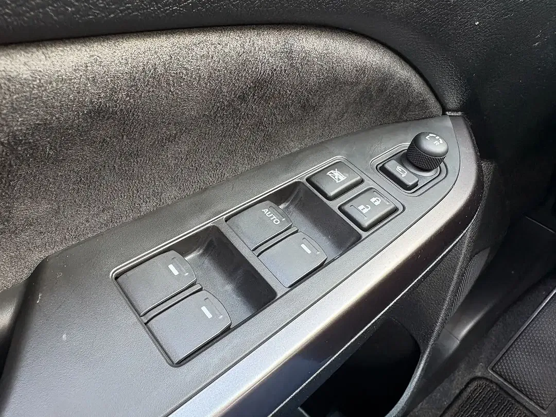 Suzuki Vitara - Thumbnail 14